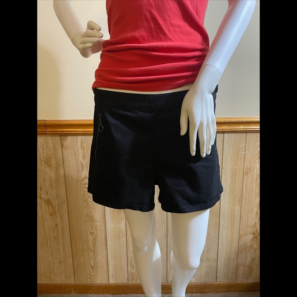 HotTopic Blackheart Shorts